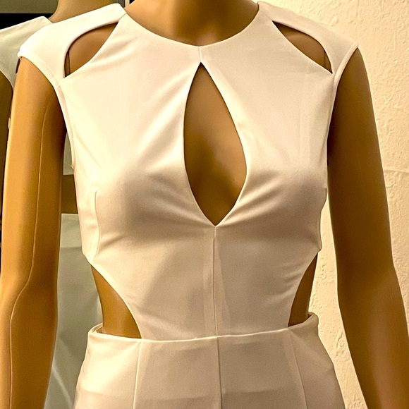 Jumpsuit with cutouts 📐🤍🪞 - Picture 2 of 12